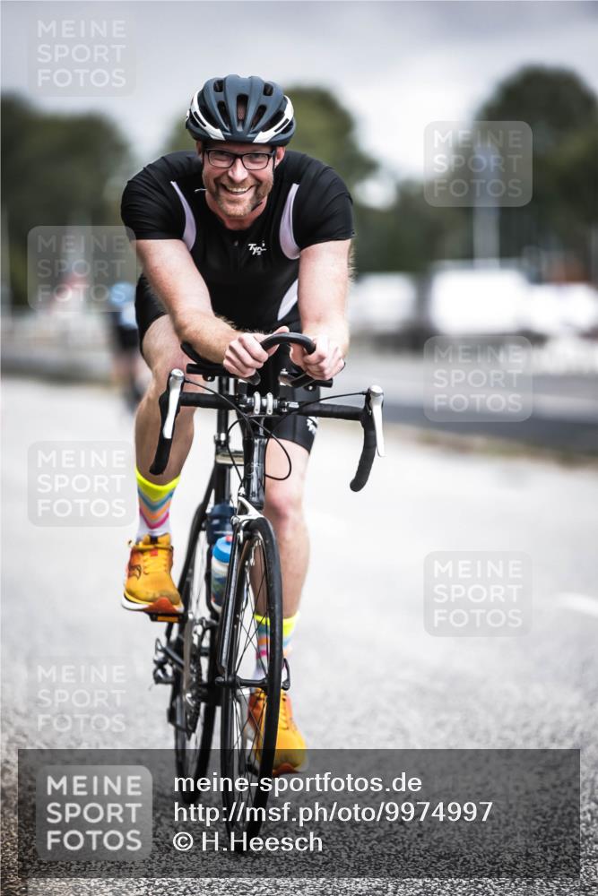 16.08.2026 - KN Förde Triathlon 2026 H.Heesch http://msf.ph/oto/9974997 16.08.2026 11:07:44 Radfahren 355, 367, 391 meine-sportfotos.de