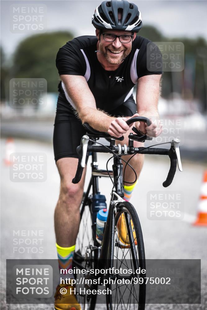 16.08.2026 - KN Förde Triathlon 2026 H.Heesch http://msf.ph/oto/9975002 16.08.2026 11:07:44 Radfahren 355, 367, 391 meine-sportfotos.de