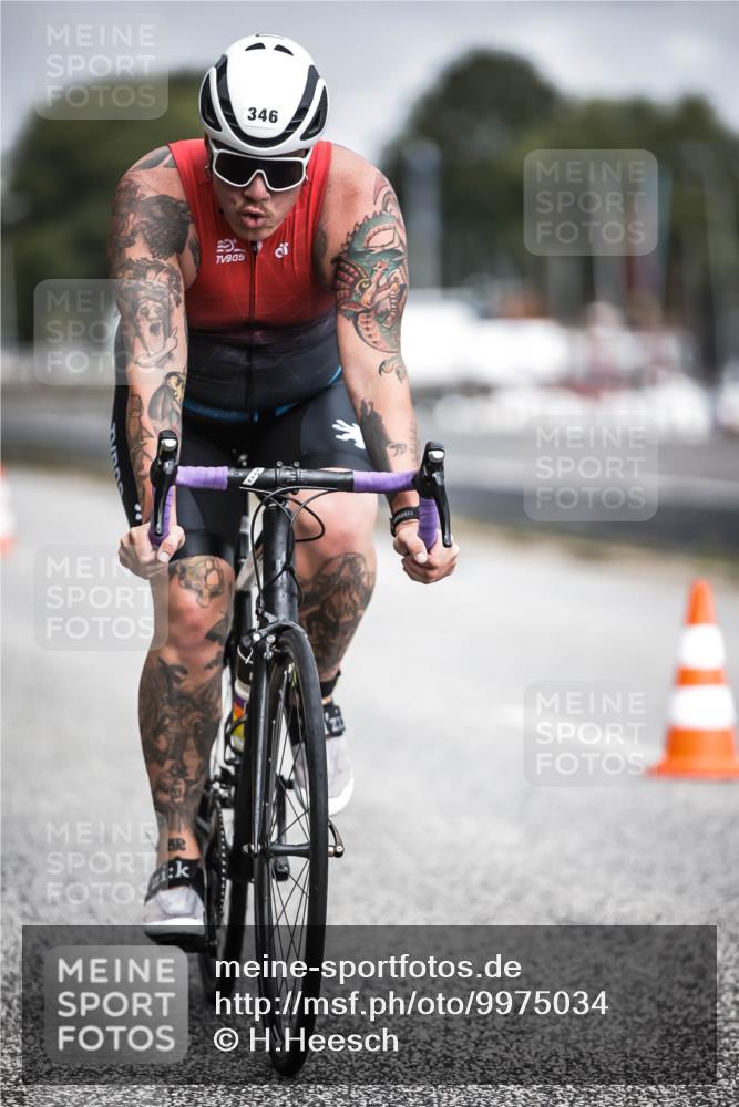 16.08.2026 - KN Förde Triathlon 2026 H.Heesch http://msf.ph/oto/9975034 16.08.2026 11:08:36 Radfahren 342, 346 meine-sportfotos.de