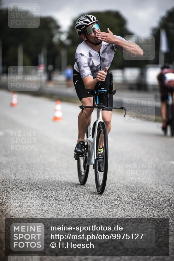 16.08.2026 - KN Förde Triathlon 2026 H.Heesch http://msf.ph/oto/9975127 16.08.2026 11:09:31 Radfahren 221, 302, 305, 330, 356, 357, 369, 377, 389, 397 meine-sportfotos.de
