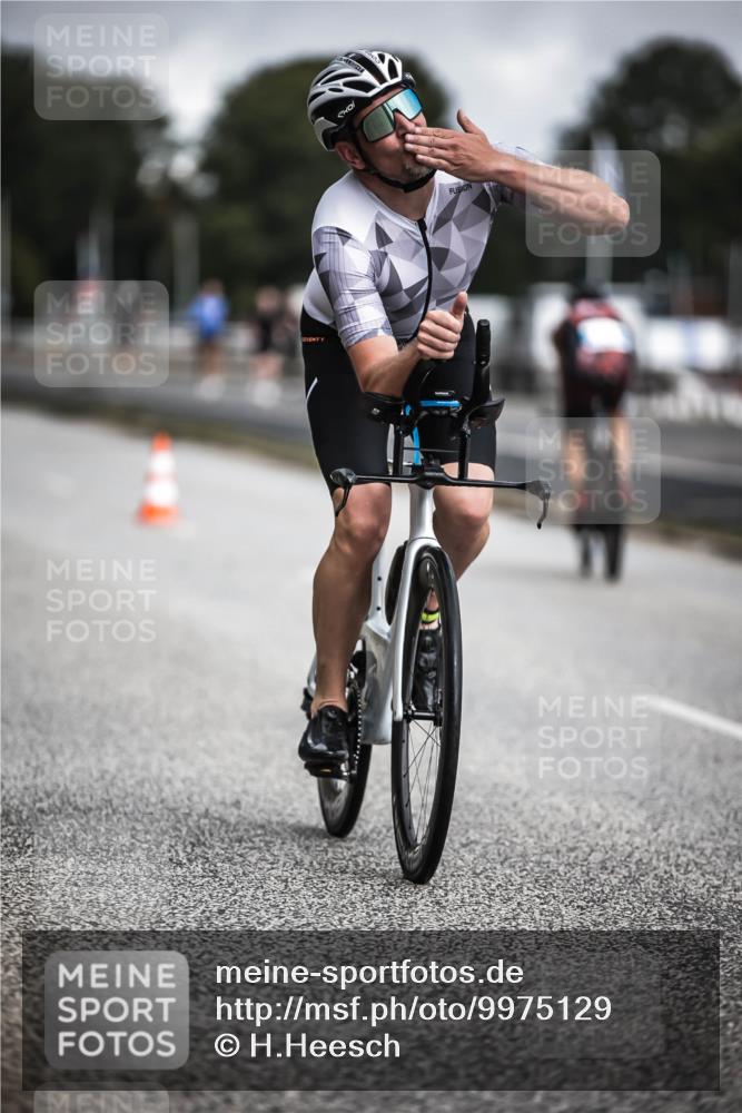 16.08.2026 - KN Förde Triathlon 2026 H.Heesch http://msf.ph/oto/9975129 16.08.2026 11:09:32 Radfahren 221, 302, 305, 330, 357, 369, 377, 389, 397 meine-sportfotos.de
