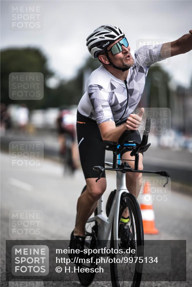 16.08.2026 - KN Förde Triathlon 2026 H.Heesch http://msf.ph/oto/9975134 16.08.2026 11:09:32 Radfahren 221, 302, 305, 330, 357, 369, 377, 389, 397 meine-sportfotos.de