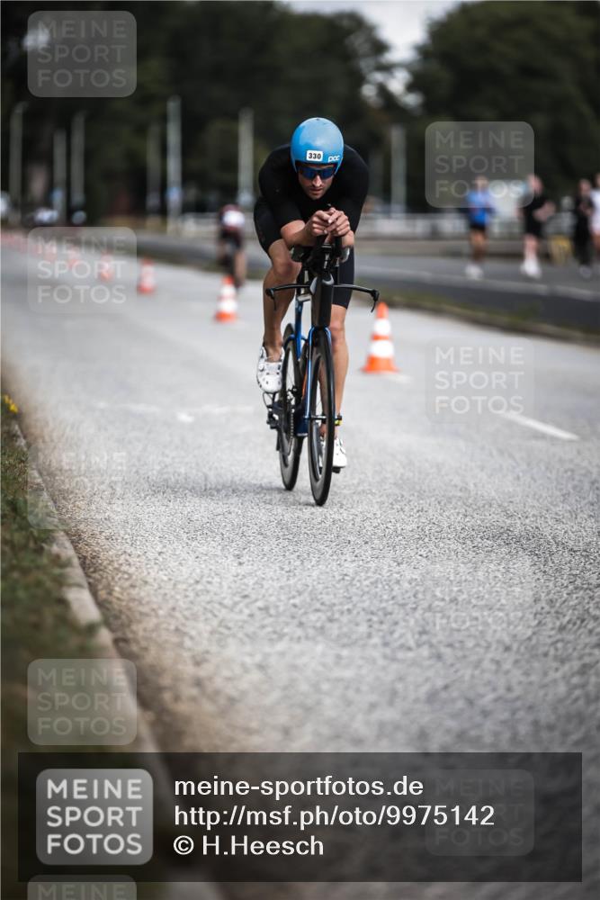 16.08.2026 - KN Förde Triathlon 2026 H.Heesch http://msf.ph/oto/9975142 16.08.2026 11:09:36 Radfahren 305, 330, 377, 389 meine-sportfotos.de