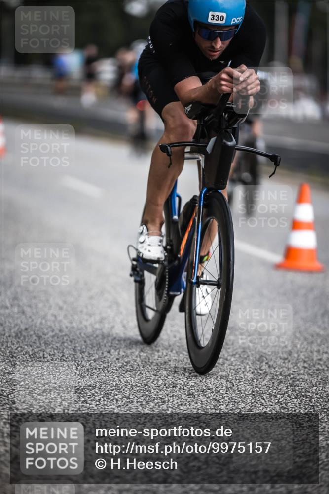 16.08.2026 - KN Förde Triathlon 2026 H.Heesch http://msf.ph/oto/9975157 16.08.2026 11:09:37 Radfahren 330, 389 meine-sportfotos.de