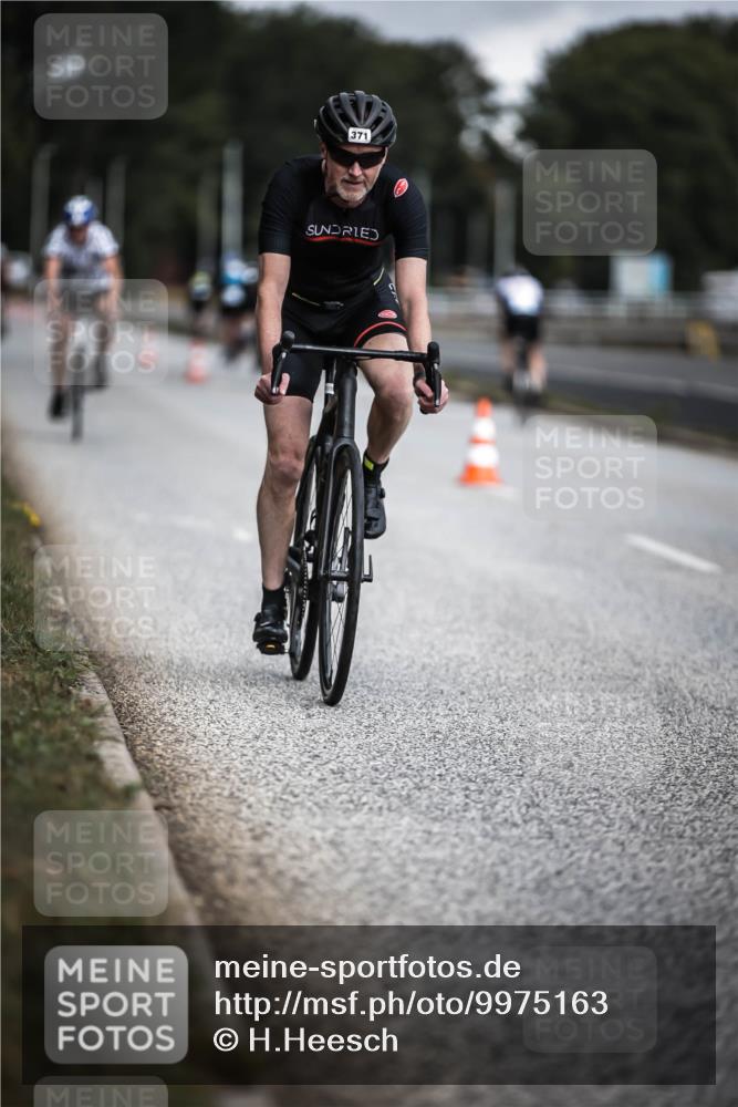 16.08.2026 - KN Förde Triathlon 2026 H.Heesch http://msf.ph/oto/9975163 16.08.2026 11:09:44 Radfahren 306, 364, 371 meine-sportfotos.de