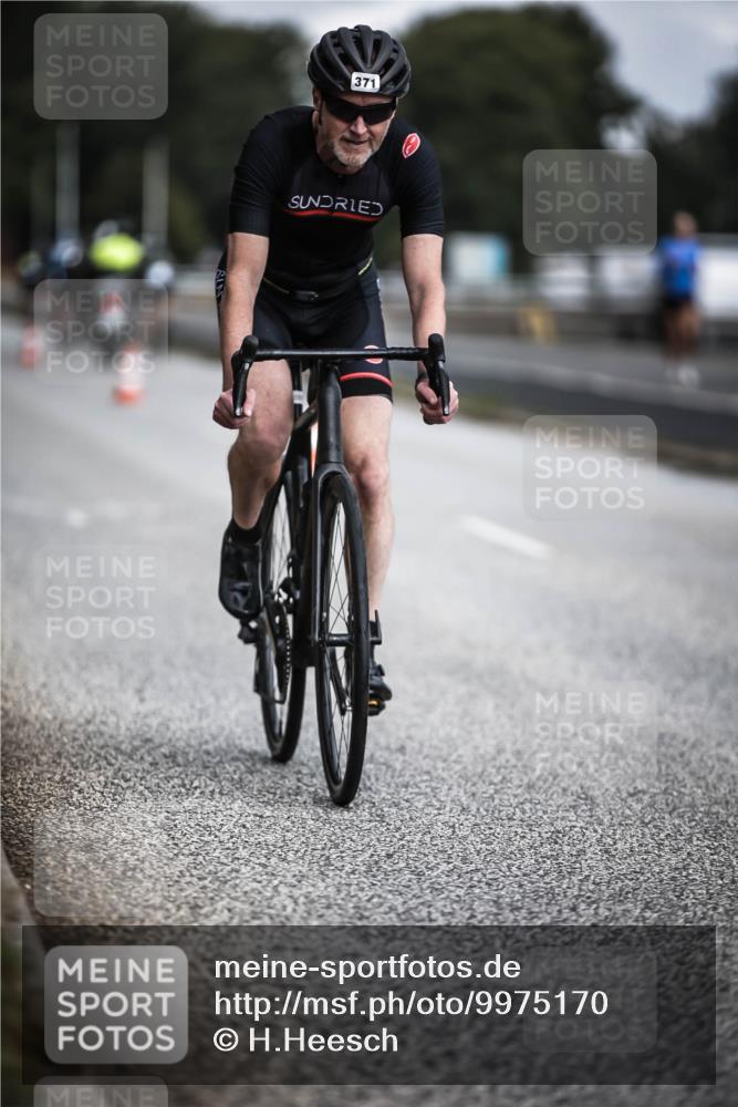 16.08.2026 - KN Förde Triathlon 2026 H.Heesch http://msf.ph/oto/9975170 16.08.2026 11:09:45 Radfahren 306, 364, 371 meine-sportfotos.de