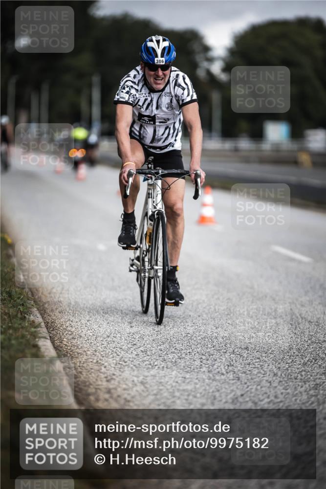 16.08.2026 - KN Förde Triathlon 2026 H.Heesch http://msf.ph/oto/9975182 16.08.2026 11:09:47 Radfahren 306, 312, 364, 371, 388, 392 meine-sportfotos.de