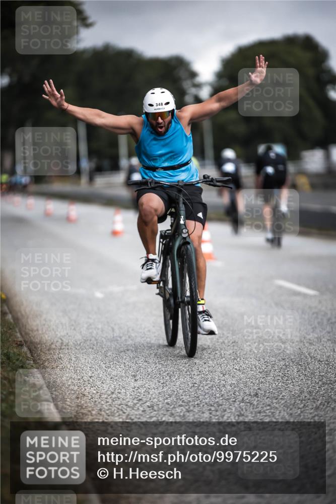 16.08.2026 - KN Förde Triathlon 2026 H.Heesch http://msf.ph/oto/9975225 16.08.2026 11:09:59 Radfahren 315, 348 meine-sportfotos.de