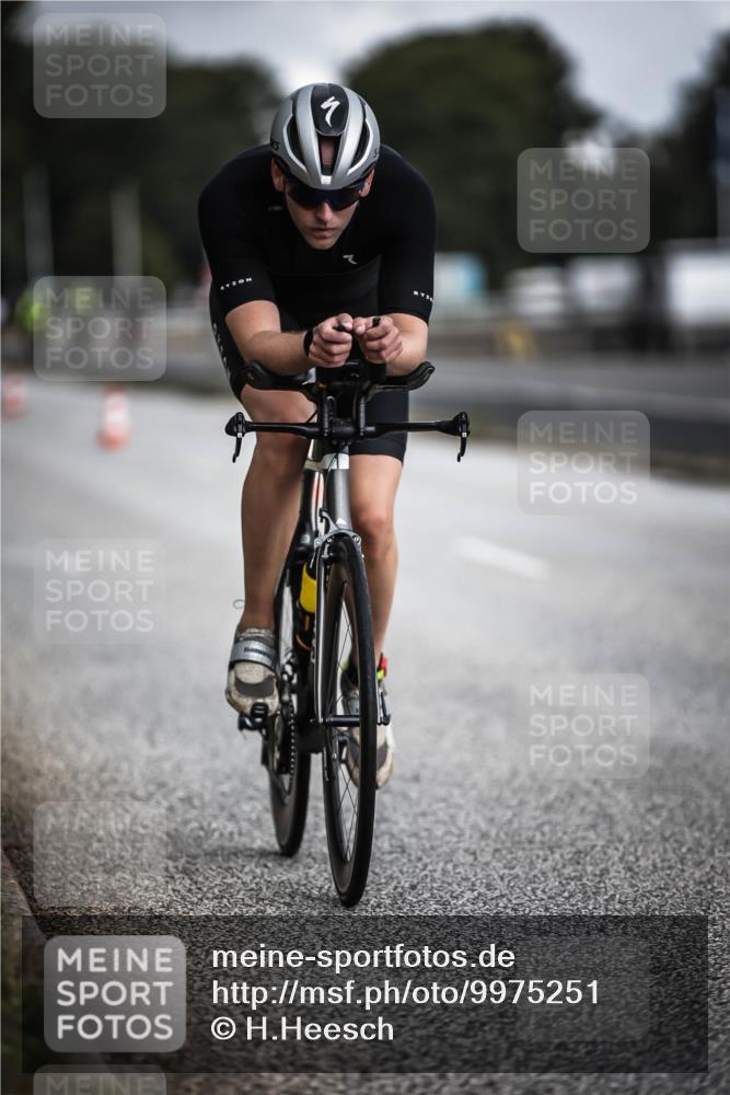 16.08.2026 - KN Förde Triathlon 2026 H.Heesch http://msf.ph/oto/9975251 16.08.2026 11:10:13 Radfahren 319, 325 meine-sportfotos.de