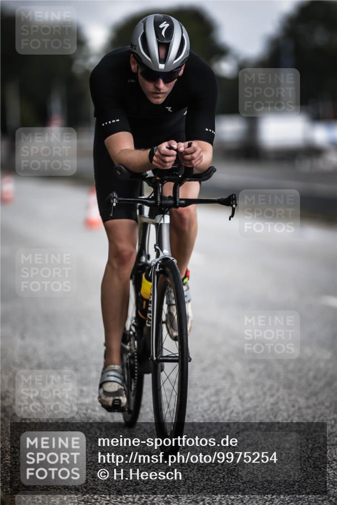 16.08.2026 - KN Förde Triathlon 2026 H.Heesch http://msf.ph/oto/9975254 16.08.2026 11:10:13 Radfahren 319, 325 meine-sportfotos.de