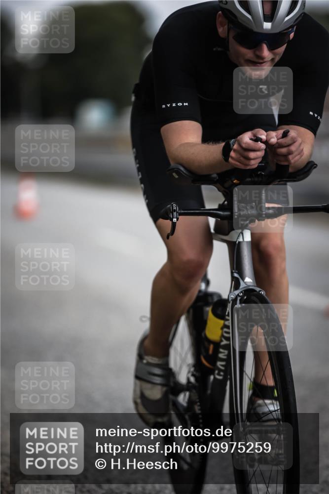 16.08.2026 - KN Förde Triathlon 2026 H.Heesch http://msf.ph/oto/9975259 16.08.2026 11:10:13 Radfahren 319, 325 meine-sportfotos.de