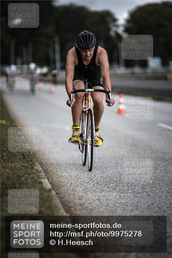 16.08.2026 - KN Förde Triathlon 2026 H.Heesch http://msf.ph/oto/9975278 16.08.2026 11:10:28 Radfahren 301, 310, 313, 323, 383 meine-sportfotos.de