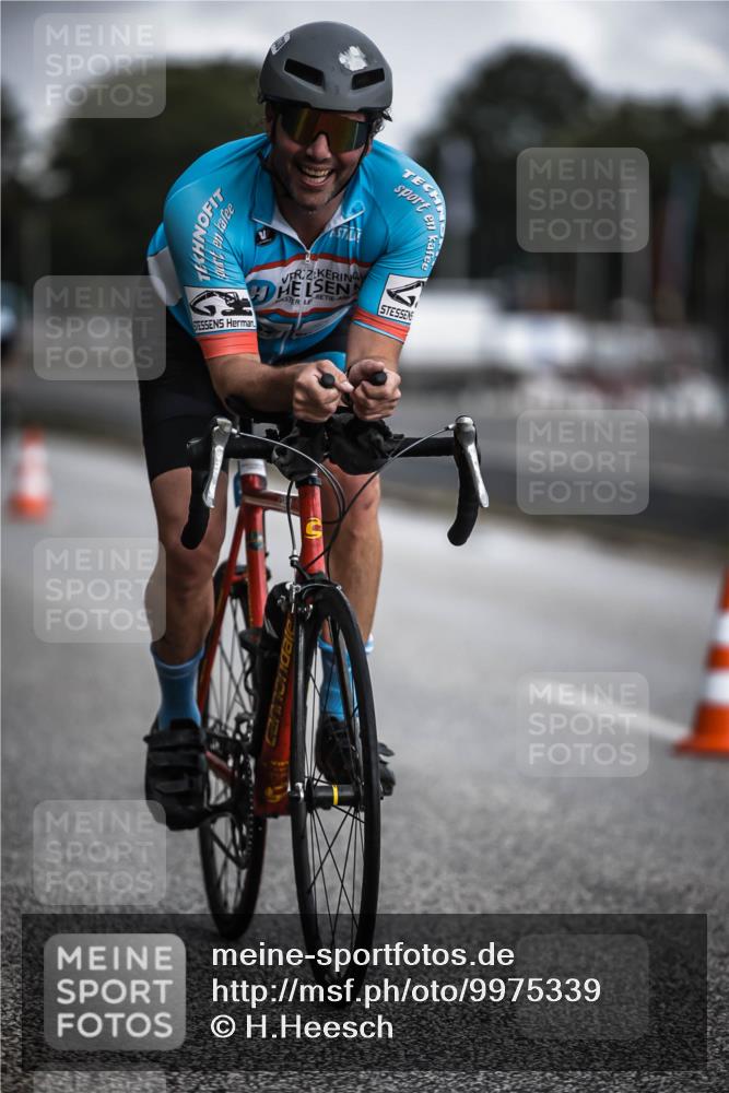 16.08.2026 - KN Förde Triathlon 2026 H.Heesch http://msf.ph/oto/9975339 16.08.2026 11:10:50 Radfahren 318, 338, 403 meine-sportfotos.de