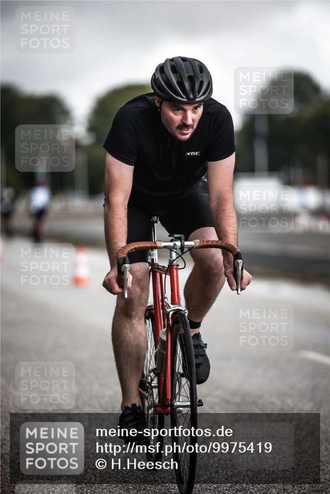16.08.2026 - KN Förde Triathlon 2026 H.Heesch http://msf.ph/oto/9975419 16.08.2026 11:11:17 Radfahren 314, 317, 342, 365, 372, 386, 430 meine-sportfotos.de