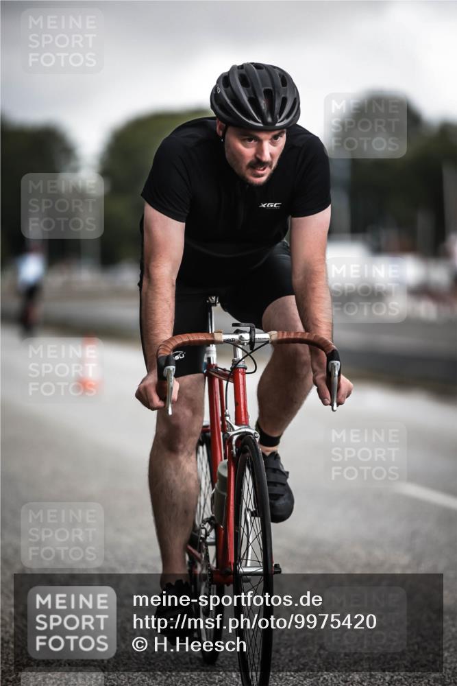16.08.2026 - KN Förde Triathlon 2026 H.Heesch http://msf.ph/oto/9975420 16.08.2026 11:11:17 Radfahren 314, 317, 342, 365, 372, 386, 430 meine-sportfotos.de