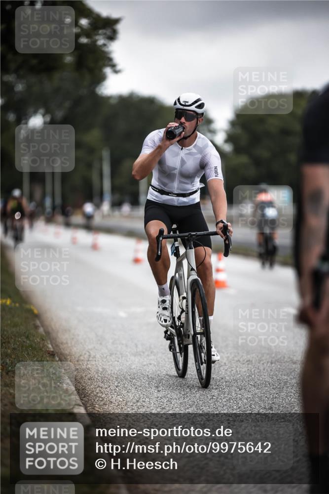 16.08.2026 - KN Förde Triathlon 2026 H.Heesch http://msf.ph/oto/9975642 16.08.2026 11:12:21 Radfahren 315, 388, 400, 408 meine-sportfotos.de