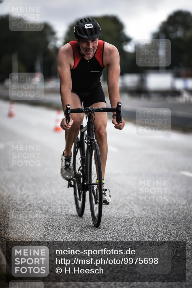 16.08.2026 - KN Förde Triathlon 2026 H.Heesch http://msf.ph/oto/9975698 16.08.2026 11:12:36 Radfahren 323, 325, 374, 407, 412 meine-sportfotos.de