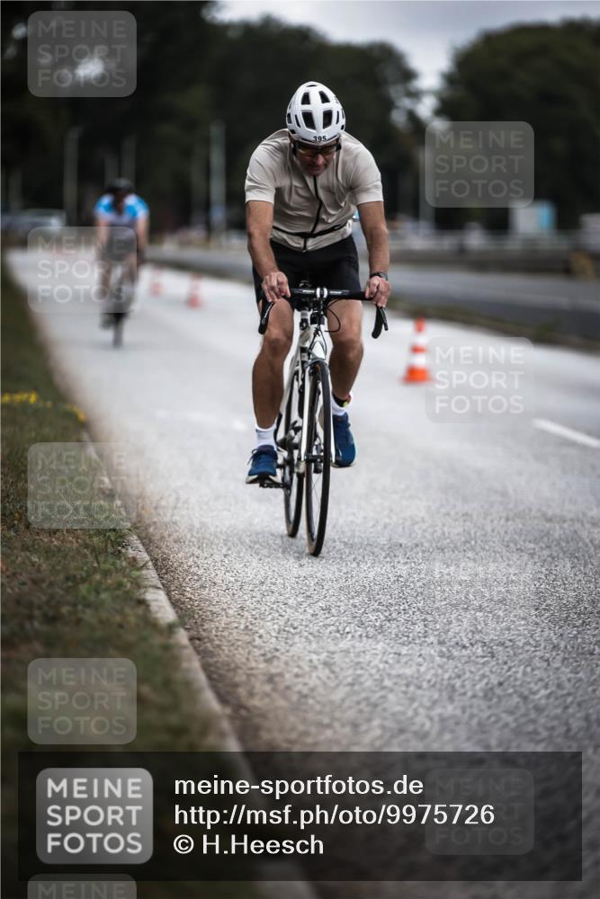 16.08.2026 - KN Förde Triathlon 2026 H.Heesch http://msf.ph/oto/9975726 16.08.2026 11:12:43 Radfahren 395, 407, 410 meine-sportfotos.de