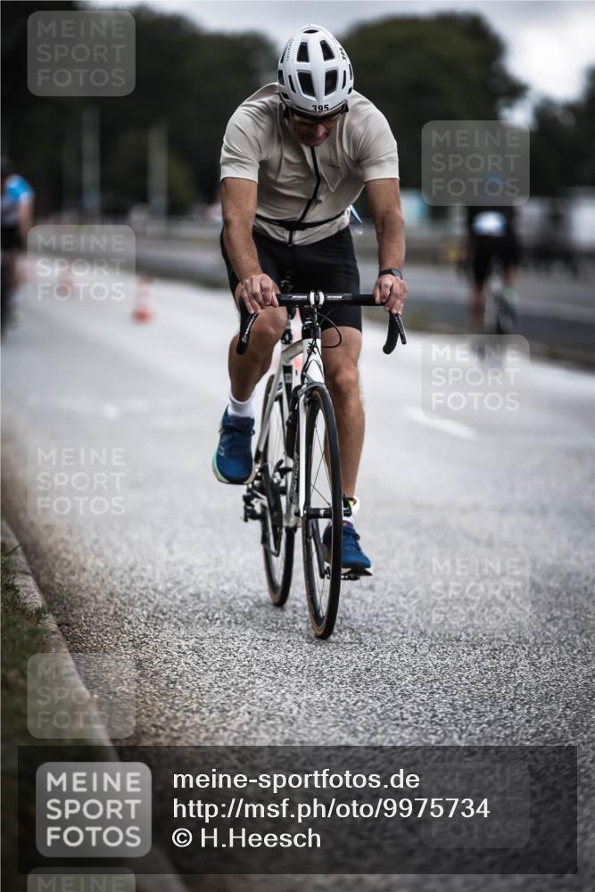 16.08.2026 - KN Förde Triathlon 2026 H.Heesch http://msf.ph/oto/9975734 16.08.2026 11:12:44 Radfahren 395, 407, 410 meine-sportfotos.de
