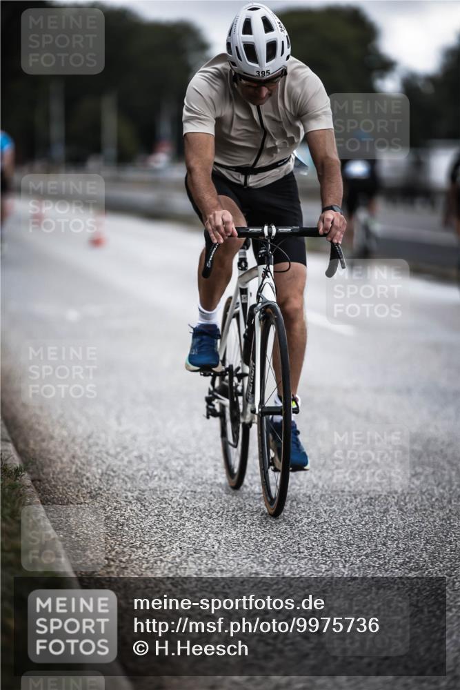 16.08.2026 - KN Förde Triathlon 2026 H.Heesch http://msf.ph/oto/9975736 16.08.2026 11:12:44 Radfahren 395, 407, 410 meine-sportfotos.de