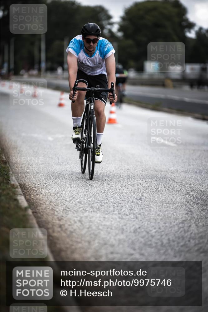 16.08.2026 - KN Förde Triathlon 2026 H.Heesch http://msf.ph/oto/9975746 16.08.2026 11:12:47 Radfahren 395, 410 meine-sportfotos.de