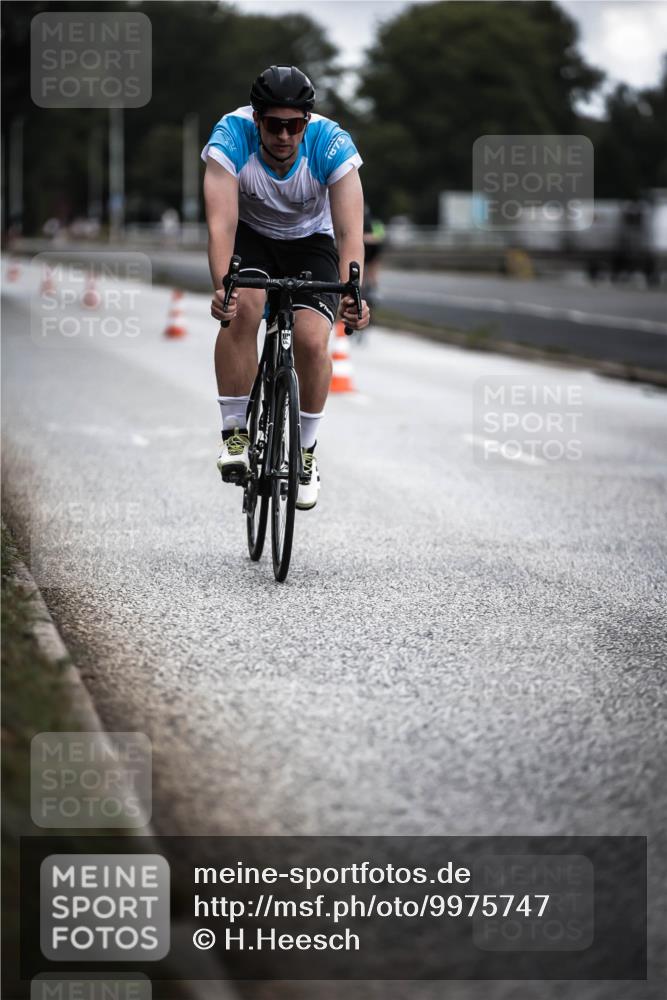 16.08.2026 - KN Förde Triathlon 2026 H.Heesch http://msf.ph/oto/9975747 16.08.2026 11:12:47 Radfahren 395, 410 meine-sportfotos.de