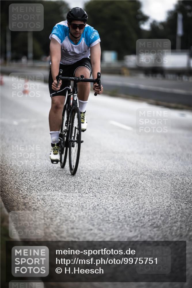 16.08.2026 - KN Förde Triathlon 2026 H.Heesch http://msf.ph/oto/9975751 16.08.2026 11:12:47 Radfahren 395, 410 meine-sportfotos.de