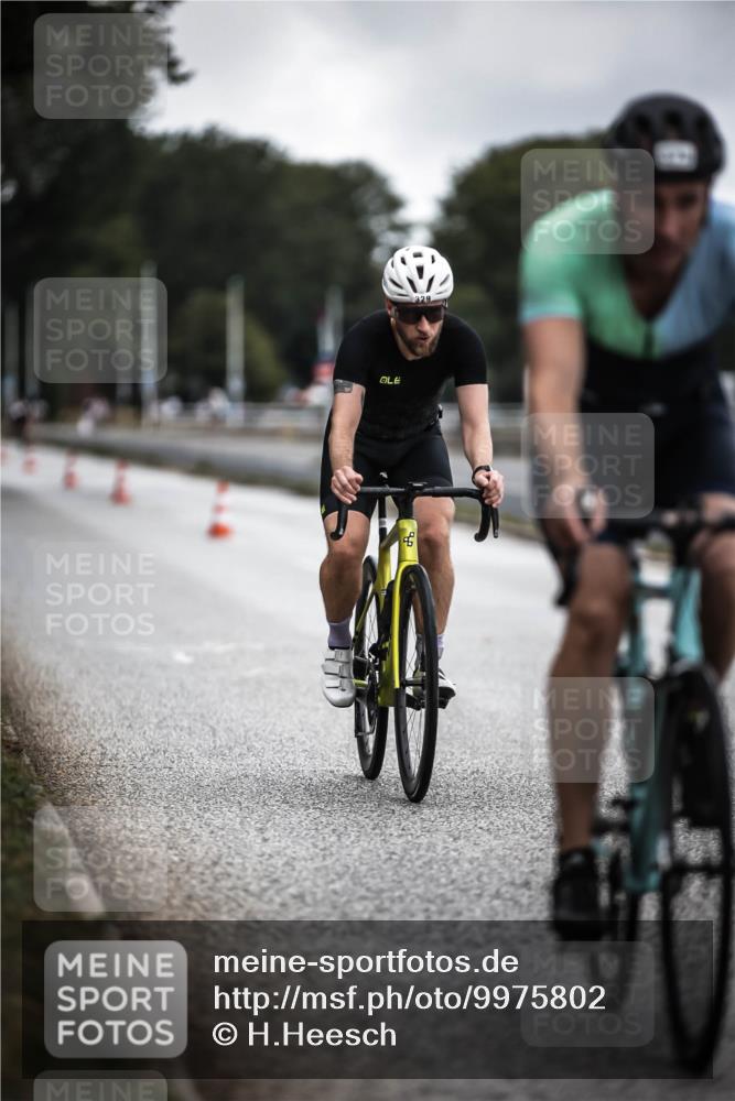 16.08.2026 - KN Förde Triathlon 2026 H.Heesch http://msf.ph/oto/9975802 16.08.2026 11:13:18 Radfahren 329, 379, 385 meine-sportfotos.de