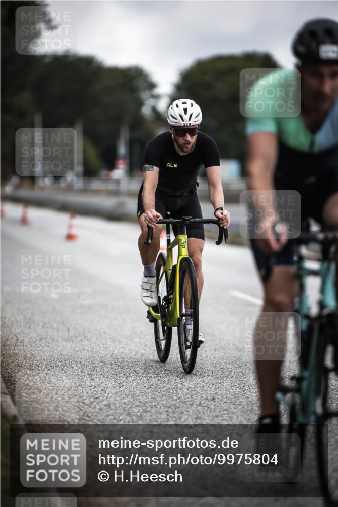 16.08.2026 - KN Förde Triathlon 2026 H.Heesch http://msf.ph/oto/9975804 16.08.2026 11:13:18 Radfahren 329, 379, 385 meine-sportfotos.de