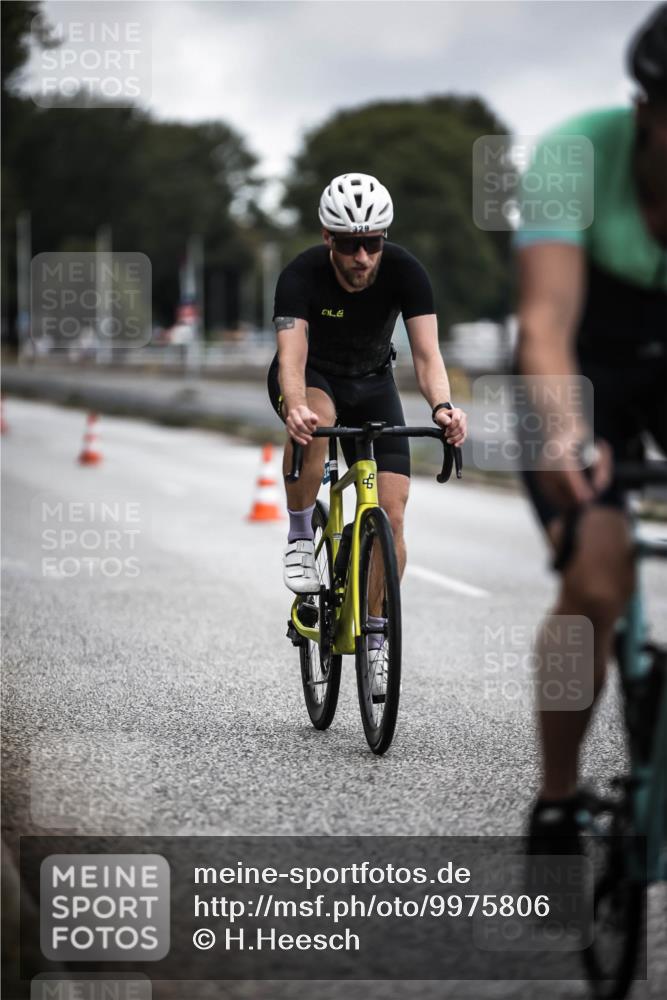 16.08.2026 - KN Förde Triathlon 2026 H.Heesch http://msf.ph/oto/9975806 16.08.2026 11:13:18 Radfahren 329, 379, 385 meine-sportfotos.de