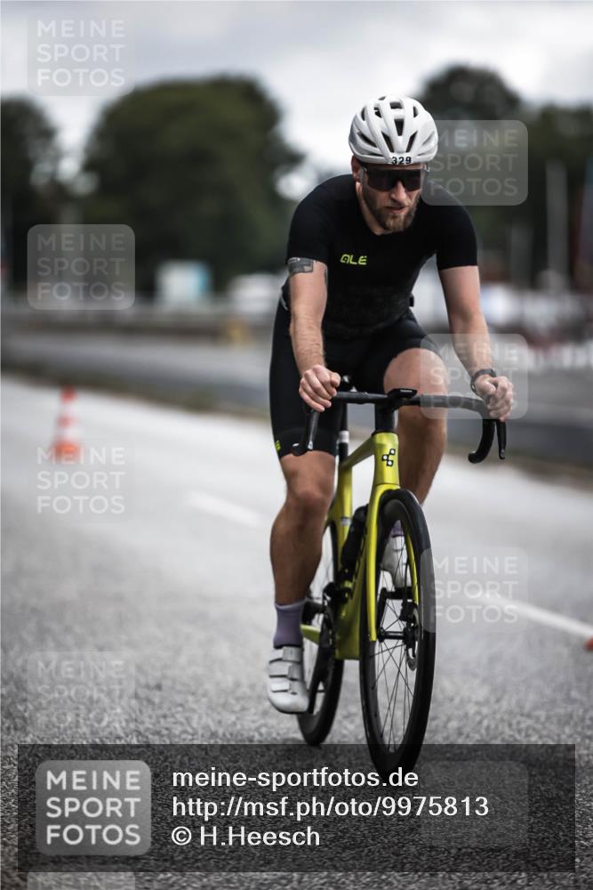 16.08.2026 - KN Förde Triathlon 2026 H.Heesch http://msf.ph/oto/9975813 16.08.2026 11:13:18 Radfahren 329, 379, 385 meine-sportfotos.de