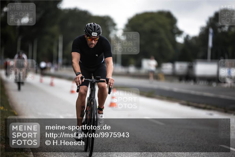16.08.2026 - KN Förde Triathlon 2026 H.Heesch http://msf.ph/oto/9975943 16.08.2026 11:13:57 Radfahren 320, 409 meine-sportfotos.de