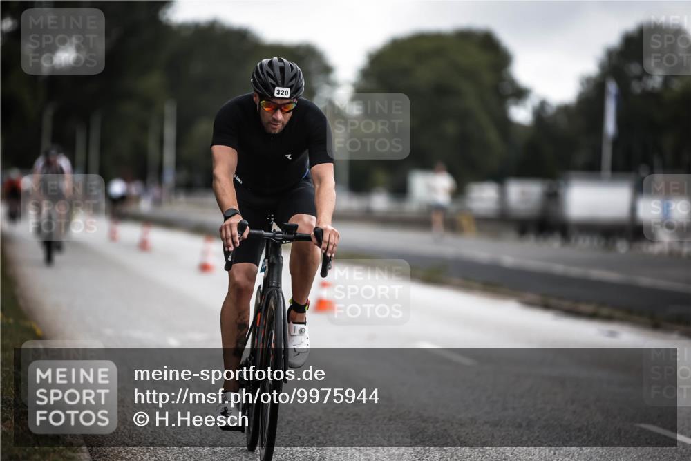 16.08.2026 - KN Förde Triathlon 2026 H.Heesch http://msf.ph/oto/9975944 16.08.2026 11:13:57 Radfahren 320, 409 meine-sportfotos.de
