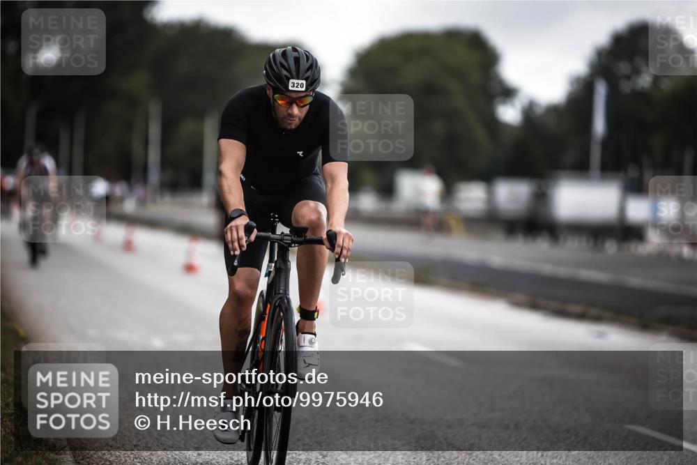 16.08.2026 - KN Förde Triathlon 2026 H.Heesch http://msf.ph/oto/9975946 16.08.2026 11:13:57 Radfahren 320, 409 meine-sportfotos.de