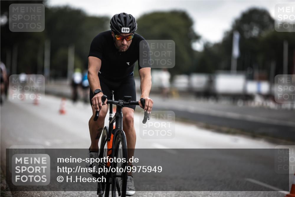 16.08.2026 - KN Förde Triathlon 2026 H.Heesch http://msf.ph/oto/9975949 16.08.2026 11:13:57 Radfahren 320, 409 meine-sportfotos.de