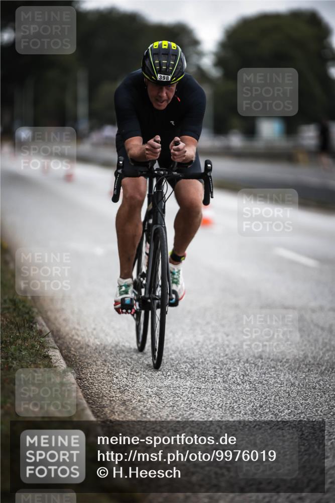 16.08.2026 - KN Förde Triathlon 2026 H.Heesch http://msf.ph/oto/9976019 16.08.2026 11:14:34 Radfahren 398, 432 meine-sportfotos.de