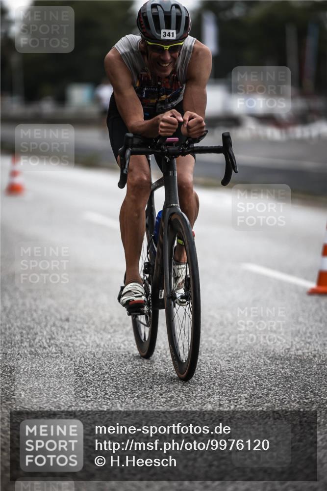 16.08.2026 - KN Förde Triathlon 2026 H.Heesch http://msf.ph/oto/9976120 16.08.2026 11:15:19 Radfahren 341, 355, 359, 367, 374, 378, 407, 804 meine-sportfotos.de