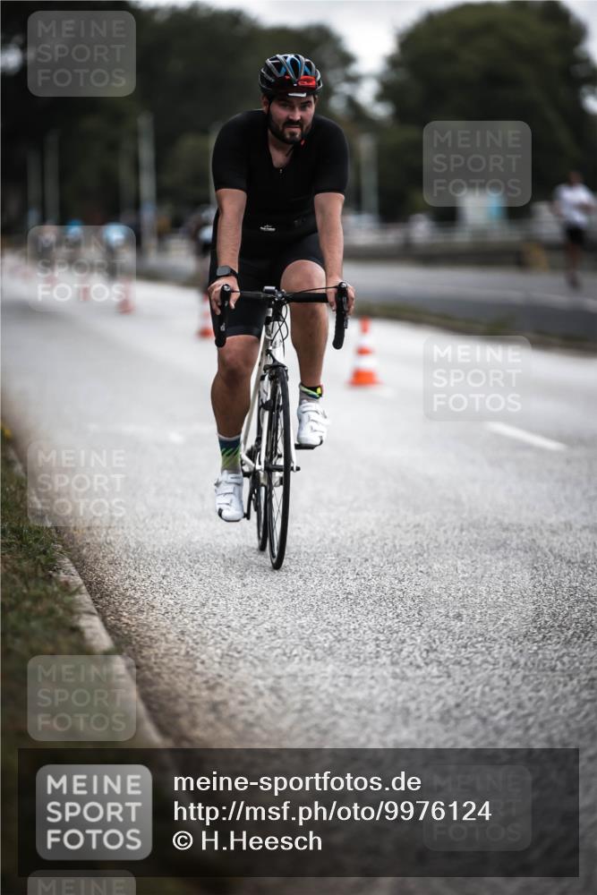 16.08.2026 - KN Förde Triathlon 2026 H.Heesch http://msf.ph/oto/9976124 16.08.2026 11:15:21 Radfahren 341, 355, 359, 367, 374, 378, 407, 802 meine-sportfotos.de