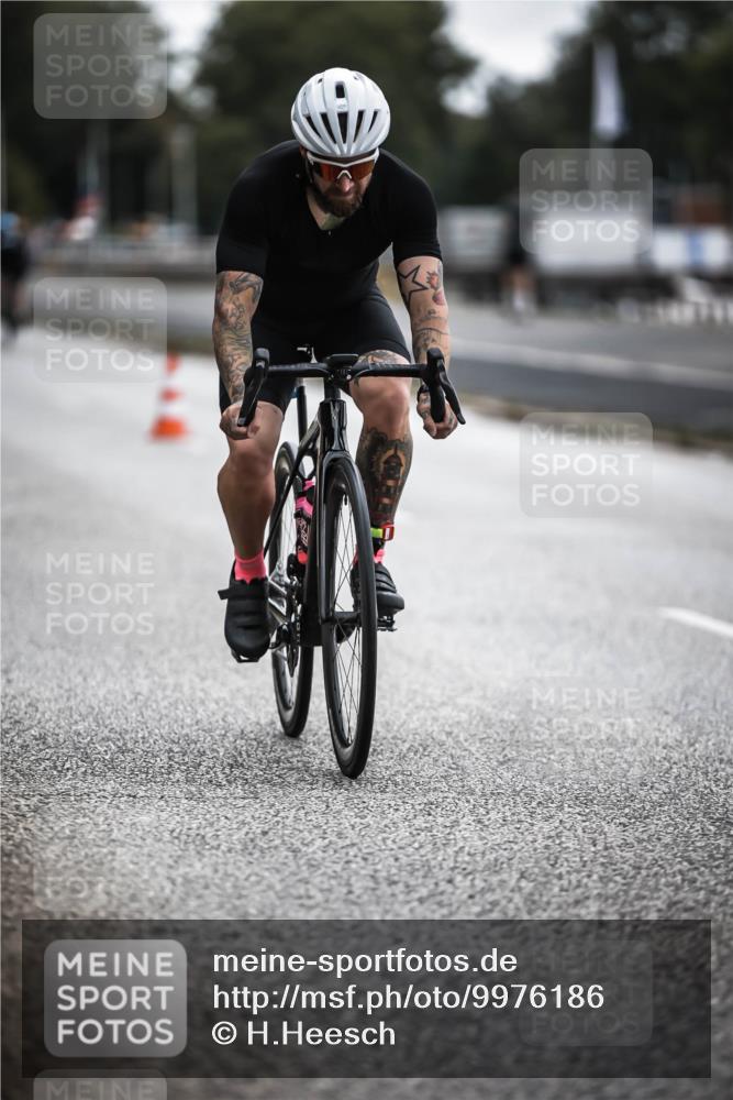 16.08.2026 - KN Förde Triathlon 2026 H.Heesch http://msf.ph/oto/9976186 16.08.2026 11:16:01 Radfahren 421 meine-sportfotos.de