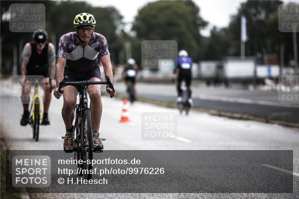16.08.2026 - KN Förde Triathlon 2026 H.Heesch http://msf.ph/oto/9976226 16.08.2026 11:16:27 Radfahren 360, 406, 413, 801 meine-sportfotos.de