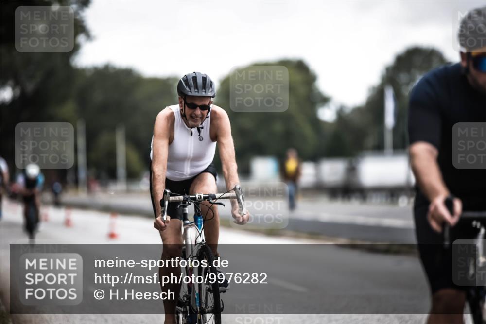 16.08.2026 - KN Förde Triathlon 2026 H.Heesch http://msf.ph/oto/9976282 16.08.2026 11:16:56 Radfahren 328, 346, 350, 402, 437 meine-sportfotos.de