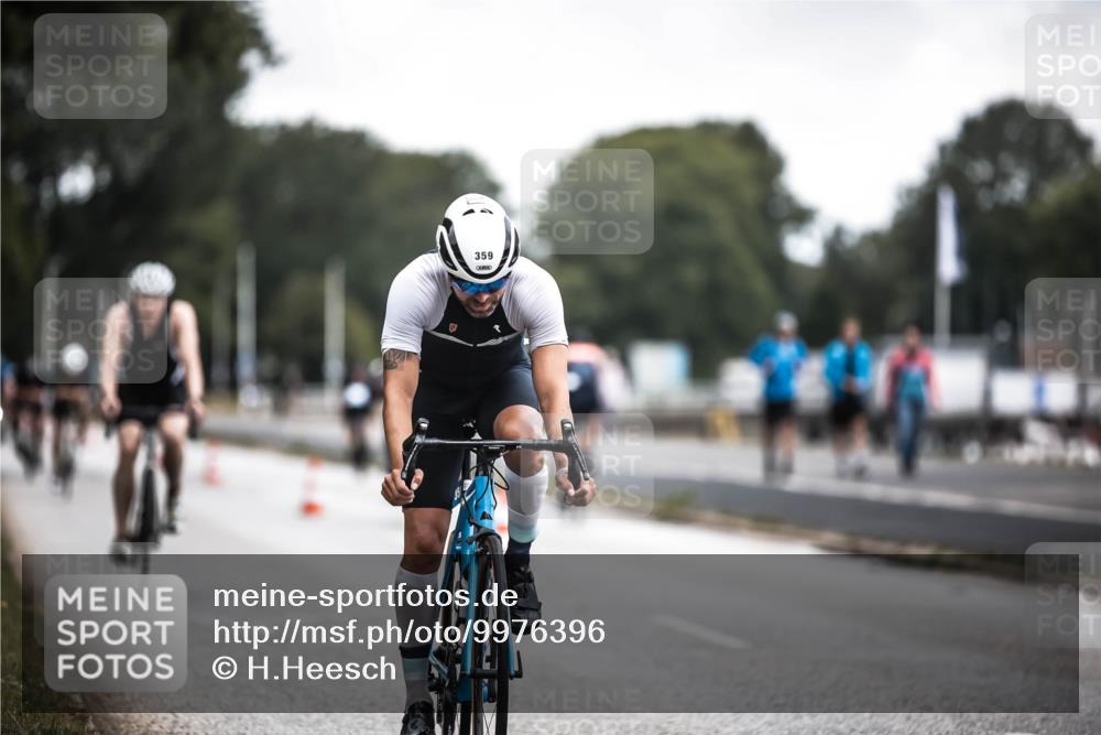 16.08.2026 - KN Förde Triathlon 2026 H.Heesch http://msf.ph/oto/9976396 16.08.2026 11:17:37 Radfahren 304, 308, 355, 359, 383, 390, 417 meine-sportfotos.de