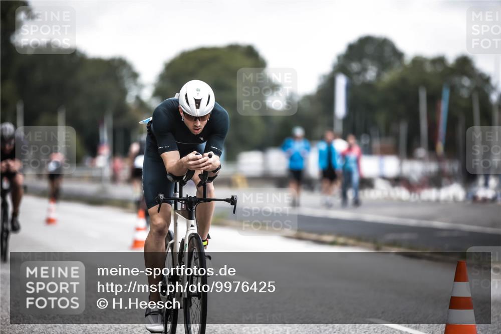 16.08.2026 - KN Förde Triathlon 2026 H.Heesch http://msf.ph/oto/9976425 16.08.2026 11:17:41 Radfahren 304, 308, 318, 355, 383, 390 meine-sportfotos.de