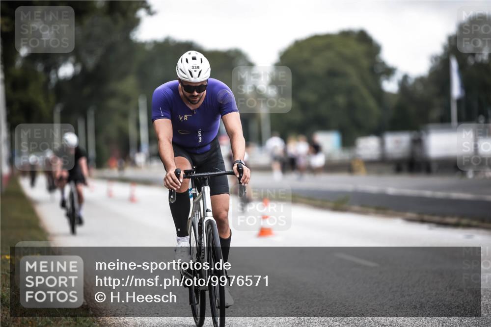 16.08.2026 - KN Förde Triathlon 2026 H.Heesch http://msf.ph/oto/9976571 16.08.2026 11:18:41 Radfahren 338, 339, 348, 353, 429 meine-sportfotos.de