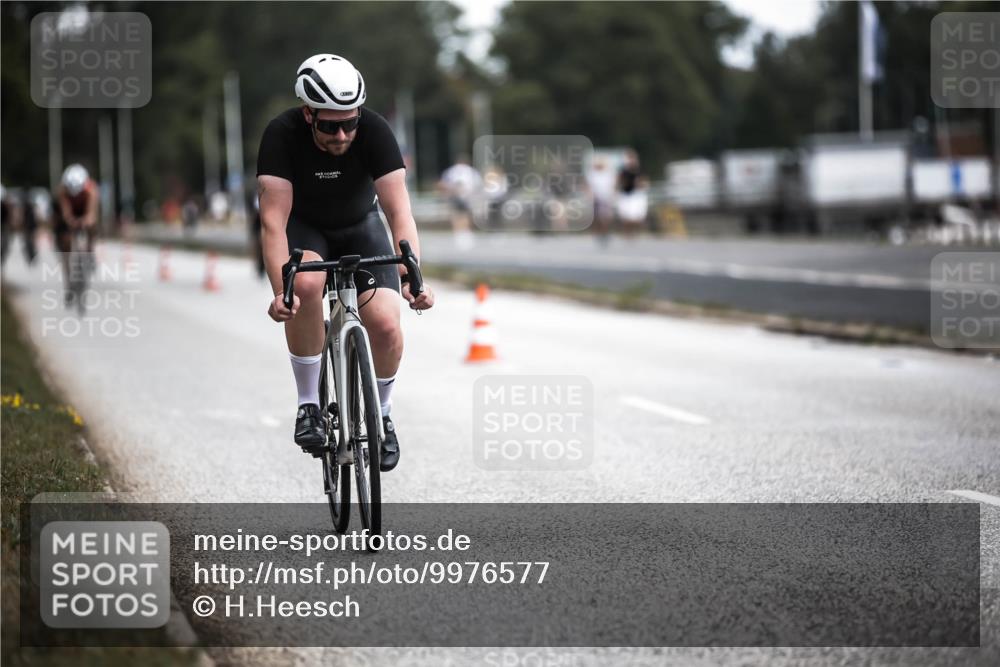 16.08.2026 - KN Förde Triathlon 2026 H.Heesch http://msf.ph/oto/9976577 16.08.2026 11:18:44 Radfahren 338, 339, 354, 429 meine-sportfotos.de