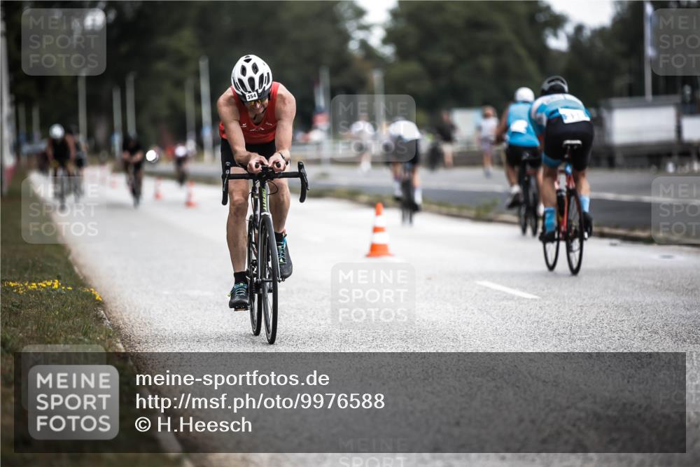 16.08.2026 - KN Förde Triathlon 2026 H.Heesch http://msf.ph/oto/9976588 16.08.2026 11:18:48 Radfahren 354, 429 meine-sportfotos.de
