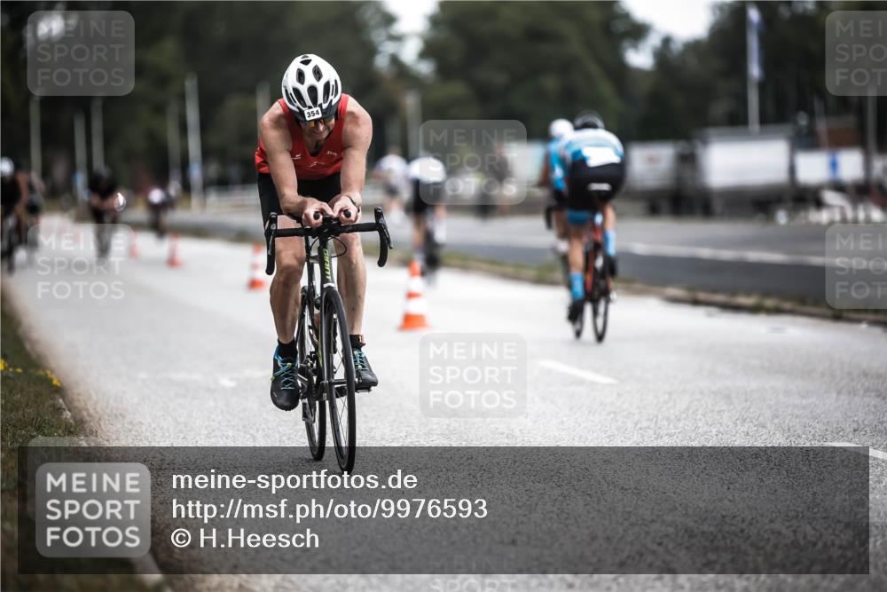 16.08.2026 - KN Förde Triathlon 2026 H.Heesch http://msf.ph/oto/9976593 16.08.2026 11:18:48 Radfahren 354, 429 meine-sportfotos.de