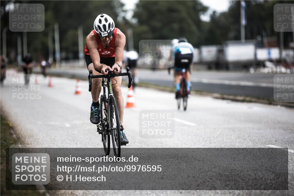 16.08.2026 - KN Förde Triathlon 2026 H.Heesch http://msf.ph/oto/9976595 16.08.2026 11:18:48 Radfahren 354, 429 meine-sportfotos.de