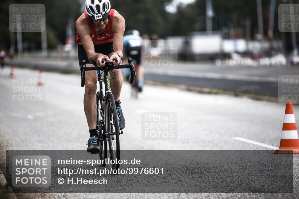 16.08.2026 - KN Förde Triathlon 2026 H.Heesch http://msf.ph/oto/9976601 16.08.2026 11:18:48 Radfahren 354, 429 meine-sportfotos.de