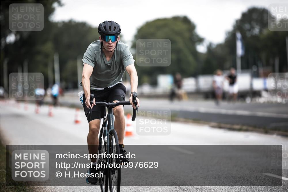 16.08.2026 - KN Förde Triathlon 2026 H.Heesch http://msf.ph/oto/9976629 16.08.2026 11:18:57 Radfahren 310, 312, 356, 384, 425 meine-sportfotos.de